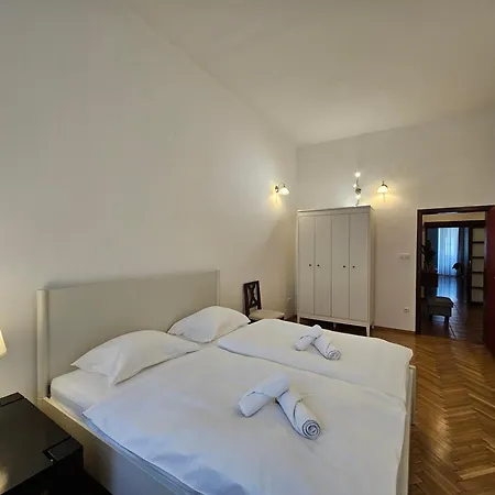 Historic Townhouse Tina By Hall Διαμέρισμα