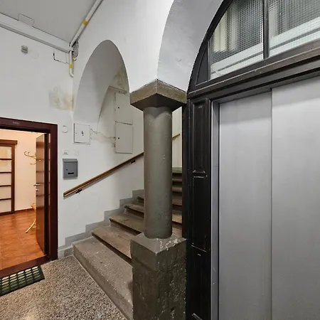 Historic Townhouse Tina By Hall *