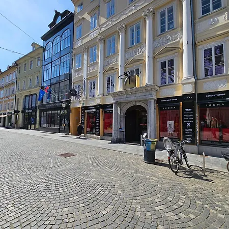 Historic Townhouse Tina By Hall Daire Ljubljana