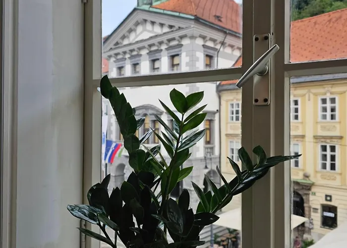 Historic Townhouse Tina By Hall