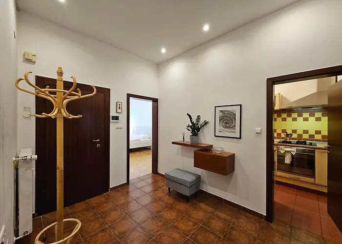 Historic Townhouse Tina By Hall Apartmán