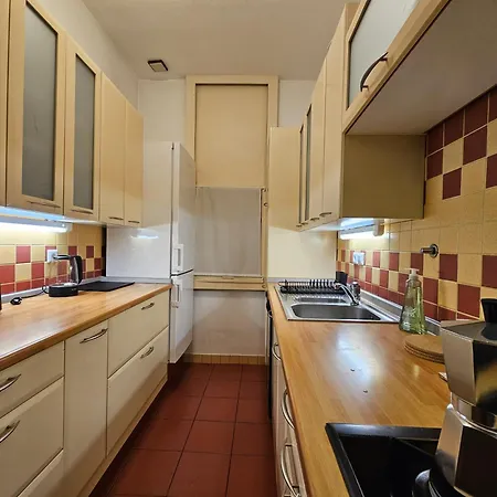 Historic Townhouse Tina By Hall *