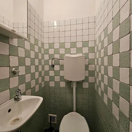 Historic Townhouse Tina By Hall *